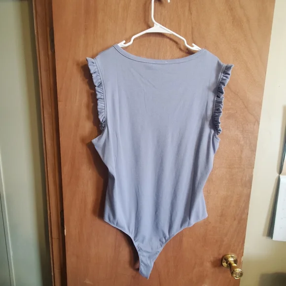 NWT Blue Ruffle Sleeve Bodysuit - Picture 6 of 6